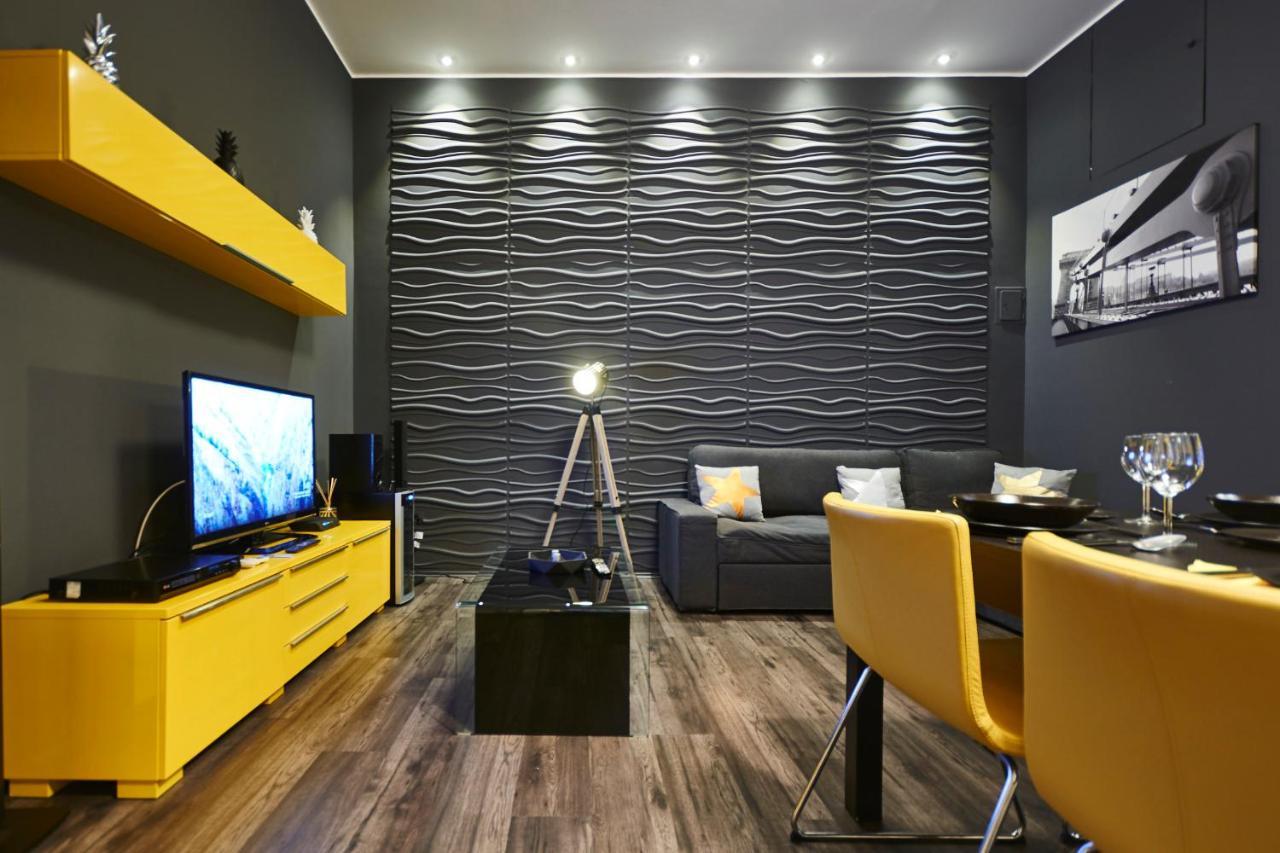 Central Location Yellow-Black Apartment Budapest Exteriör bild