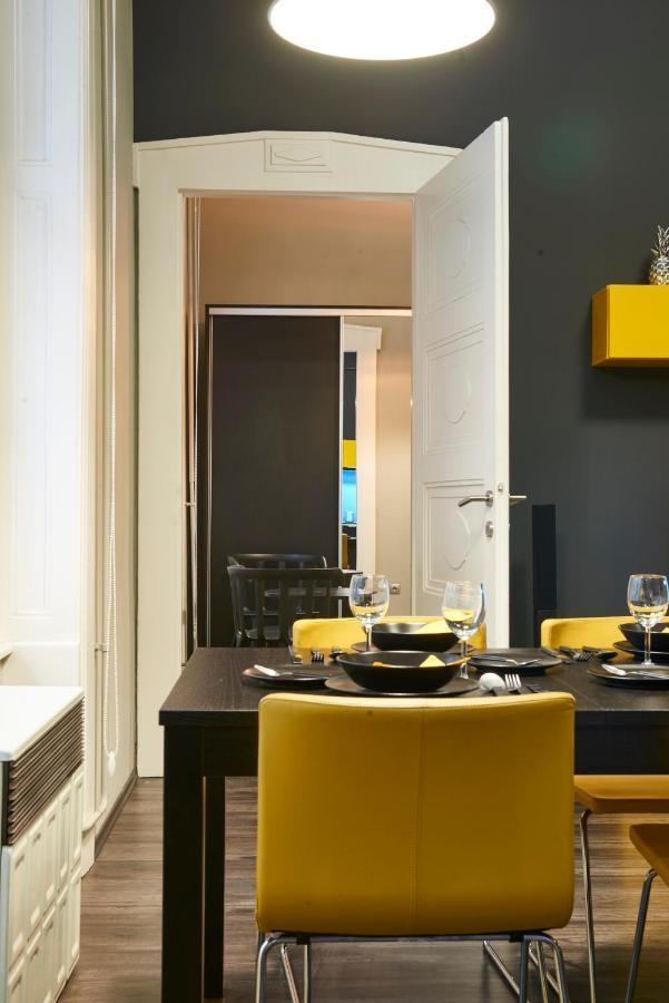 Central Location Yellow-Black Apartment Budapest Exteriör bild