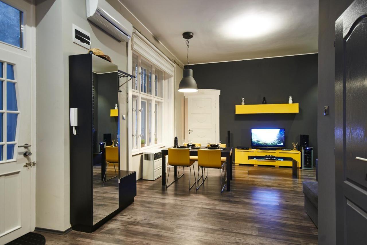 Central Location Yellow-Black Apartment Budapest Exteriör bild