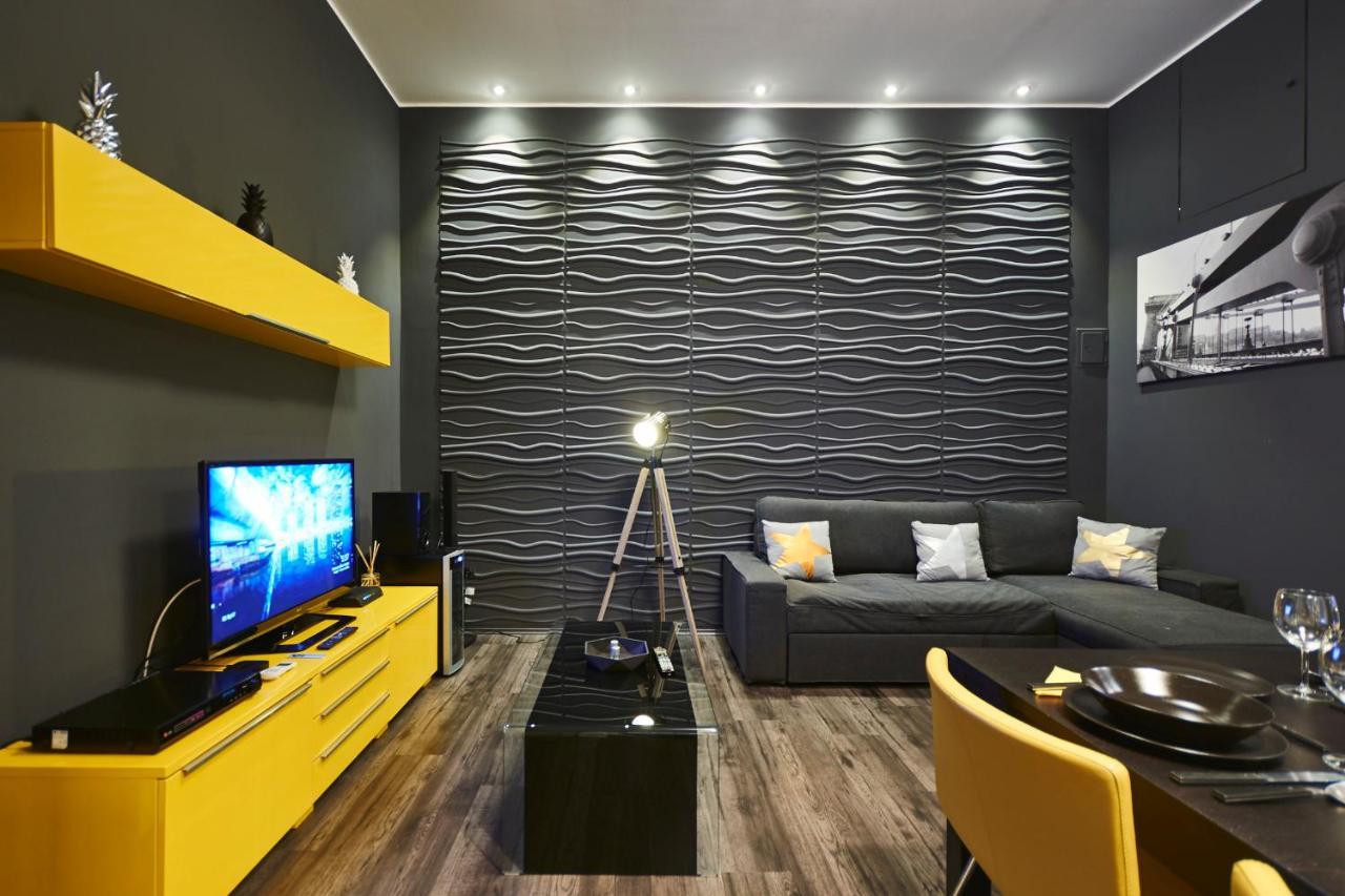 Central Location Yellow-Black Apartment Budapest Exteriör bild